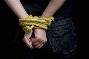Лучанин заявив в поліцію, що трьох його подруг замкнули в будинку терористи