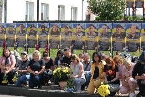 Воїна чекали майже два роки: Рожище навколішки зустріло Героя Андрія Білана