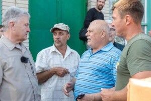 Порошенко на Сумщині привіз генератори для ДФТГ, яке полює на «Шахеди»