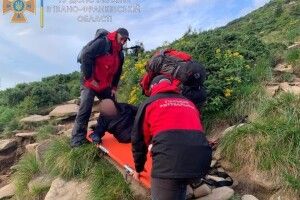 Двійко киян так зраділи з приводу підкорення Говерли, що загубили один одного під час спуску з гори (Фото)