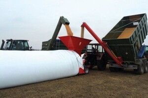 До уваги волинських фермерів: ще можна подати заявку на рукави для зберігання зерна 
