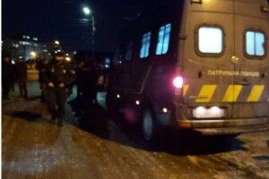 У  Луцьку чоловік пошкодив припарковані вздовж вулиці  авто і напав на дітей з цеглиною