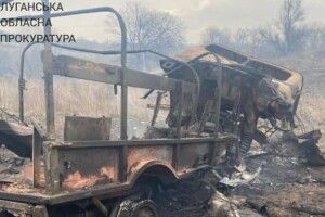 Прокуратура показала фото військового авто, яке підірвалось на Донбасі