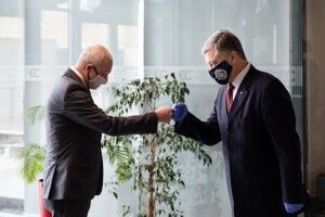 «Річницю безвізу варто відзначити»: Порошенко зустрівся з Послом ЄС
