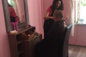 У Тростянці, що на Ківерцівщині, відкрили соціальну перукарню