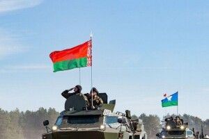 Білорусь перекидає додаткову техніку на кордон з Україною  