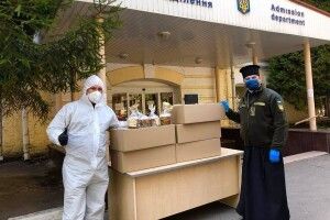 Госпітальна парафія (ПЦУ) по-братськи привітала з Великоднем ректора, викладачів та студентів Київських духовних шкіл (УПЦ МП)