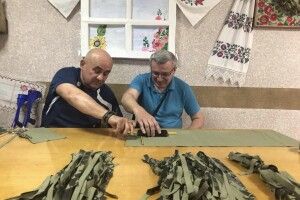 У Луцькому геріатричному пансіонаті показали, як волонтерять (Фото)
