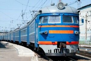 Потяг повинен зупинятися і в селах