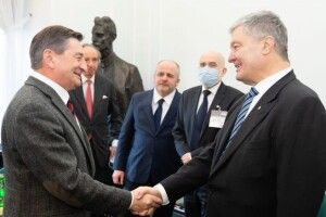 Порошенко у Варшаві обговорив безпекові питання із Головою Комітету у закордонних справах Сейму Мареком Кухцінським