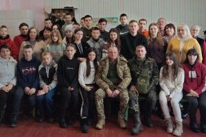 До учнів ліцею на Волині завітали земляки - учасники бойових дій 