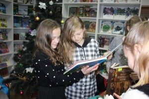 Шестикласники Луцького природничого ліцею занурились у дивний світ книгозбірні