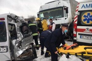 На Волині з авто, яке потрапило у ДТП, вирізали пасажирку