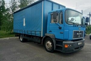 Невелика Шацька громада передала на фронт десятки автомобілів
