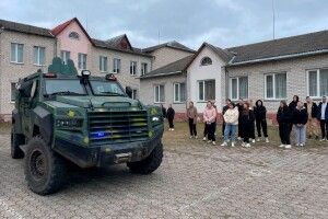 Прикордонники Волині зустрілися зі школярами: патріотичне виховання та знайомство зі службою