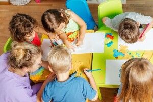 У Львові жінка забула дитину у садку й поплатилася
