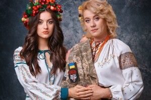 «Тільки в осиротілих матерів очі - несила дивитися»: письменниця з Луцька про виставку непереможних