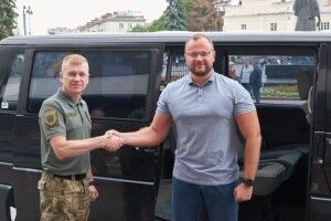За денний заробіток працівників Луцької міськради купили форму і взуття для військових (Фото) 