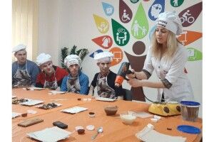 Люди з інвалідністю освоїли фах шоколатьє (Фото)