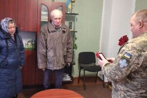 Батькам загиблого Воїна з Волині вручили почесний орден сина «Хрест Героя»