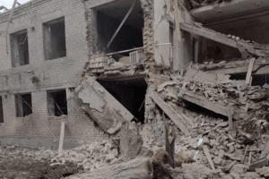 Окупанти бомбардували лікарню на Миколаївщині: є поранені