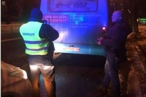  Рівненський водій не хотів випускати дітей з маршрутки