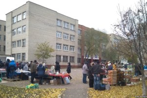 Жителів Донбасу на псевдовибори заманюють дешевими продуктами