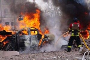Порошенко про російський удар по Сумах: зло має бути покаране, державу-терориста треба зупинити