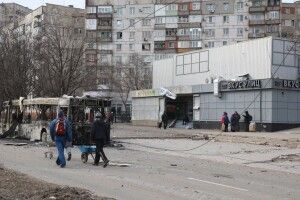 У Маріуполі росіяни видаватимуть людям дозволи про право перебування на вулиці