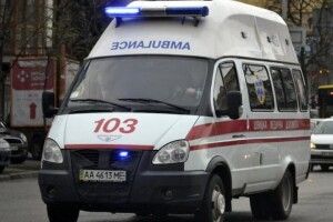 Невідоме отруєння: в столиці лікарів і сім'ю, до якої вони прибули, охопили судоми