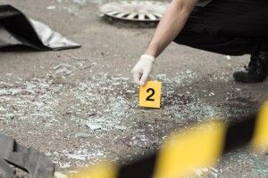 Лягла на дорогу під час сварки: BMW переїхав жінку (Відео моменту)