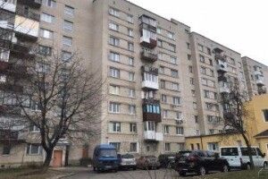 У Луцьку викинулася з вікна мама дівчинки, яка померла від отруєння каштанами