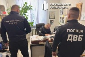 Привласнив «гроші за смерть»: на Івано-Франківщині посадовець поліції обікрав батька загиблої захисниці