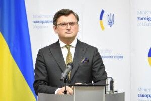 Надійде ще більше важкого озброєння - Кулеба
