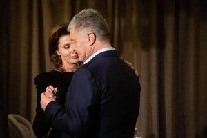 «Щомиті ми щасливі, бо разом»: Порошенко ніжно привітав дружину з 41-ю річницею шлюбу