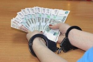 Чотирьох українок втягнули у проституцію: зловмисників судитимуть