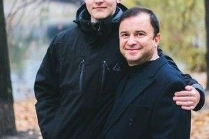 Павлік пояснив, чому поки не лікуватиме сина за кордоном