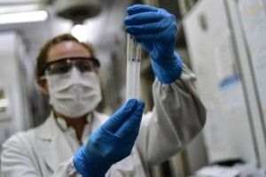 Велика Британія зареєструвала препарат для лікування COVID-19