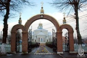 Єпископ Нафанаїл вручив золоті наперсні хрести священикам з Рожища та Вишеньок