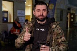 Знову весна? Арахамія анонсував «активні посадки» 