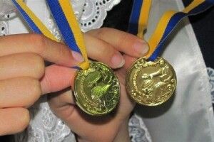 На Горохівщині 18 випускників закінчили навчання зі золотою медаллю