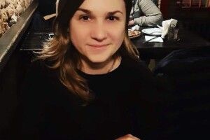 Пакет на голові та «потойбічне» листування: зниклу 36-річну жінку знайшли мертвою у будинку покійної матері