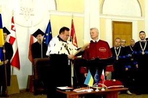 Ректор Гірничо-металургійної академії Тадеуш Сломка отримав титул «Doctor Honoris Causa СНУ імені Лесі Українки»