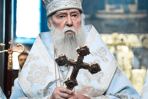 москва відлучила Філарета від церкви, а він – відновив українську!!!