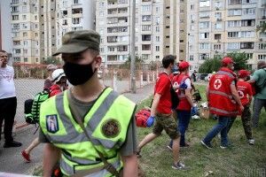 Поліція «шмонає» газорозподільну компанію та усі комунальні служби, які обслуговували зруйнований вибухом будинок у Києві