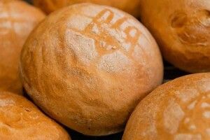 У Херсоні три роки печуть волонтерські буханці для військових та містян