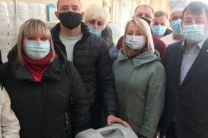 Порошенко передав у сільські ФАПи Прикарпаття кисневі концентратори 