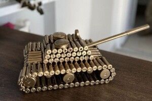 Сьогодні у волинському Володимирі можна купити сувеніри, зроблені на фронті захисниками