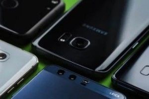 Смартфони можуть «підглядати» за користувачами 