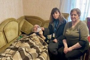 На Волині 68-річному хірургу оформили паспорт на дому через стан здоров’я